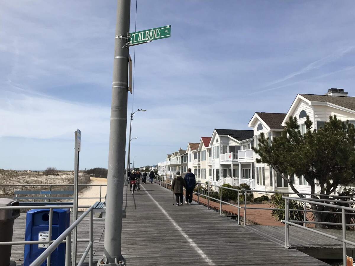 St Albans Place on the boardwalk