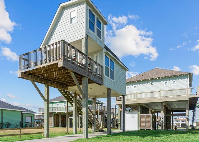 0daacf203cbf463a870e7b15a27f0dca | Beachhouse | Texas | TX | Vacation Homes | Galveston | Crystal Beach | Kokomo | Breezy Days | Beachfront Elegance | Sunrise Serenity | Southern Sands Property Management, LLC