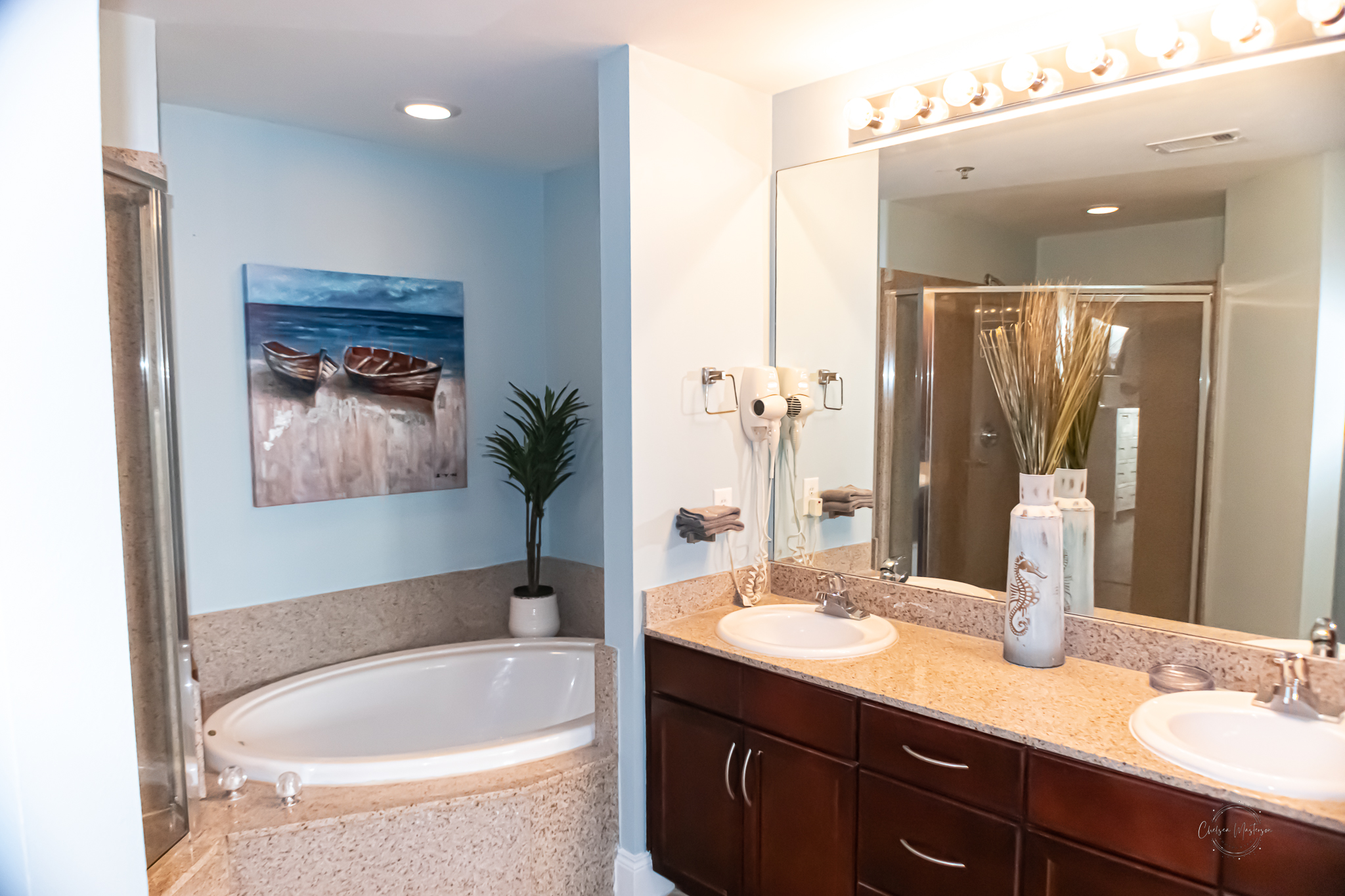 Main bedroom private bath large tub with double va