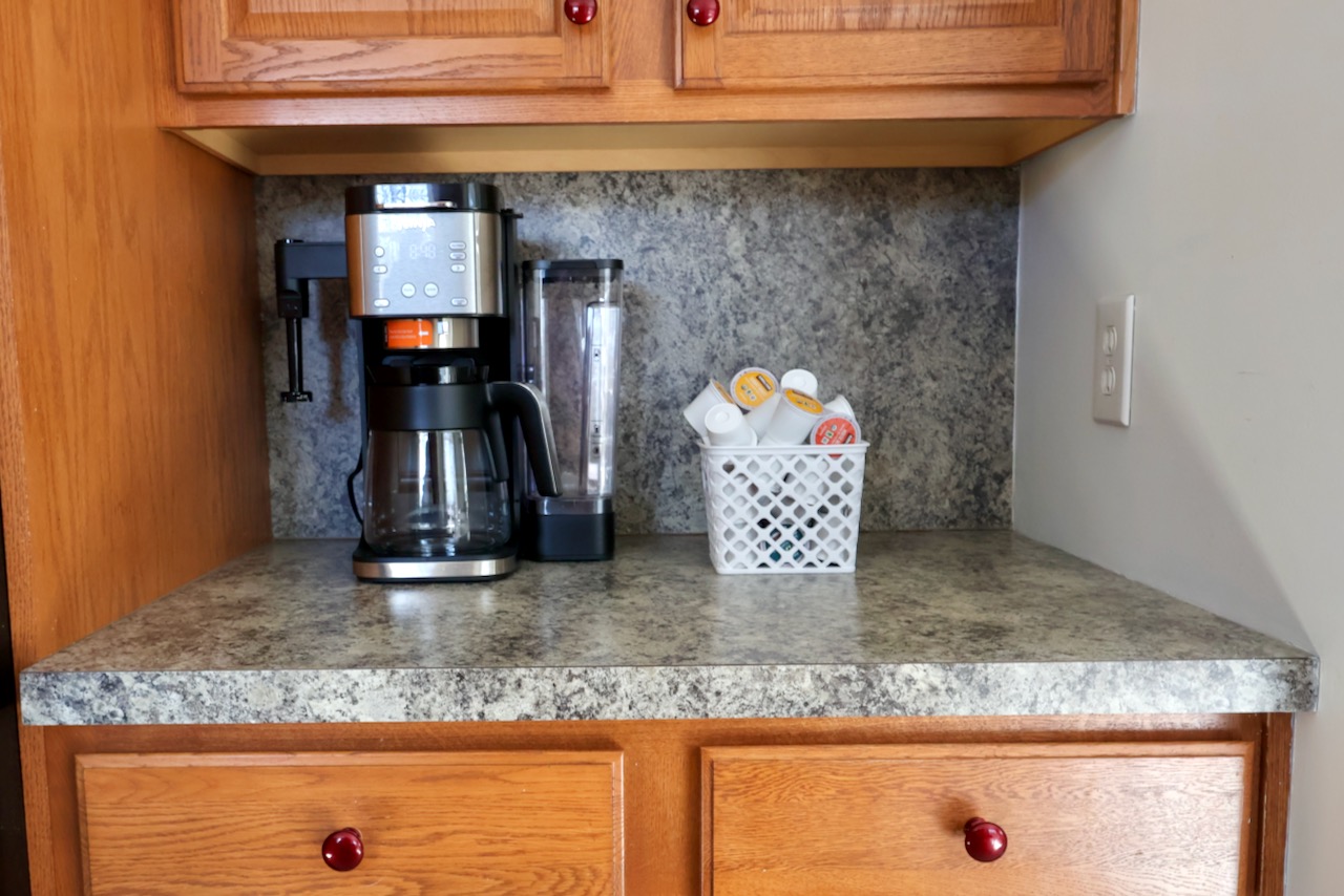 Ninja coffee maker with steamer attachment. Ground coffee/Kcup duo.