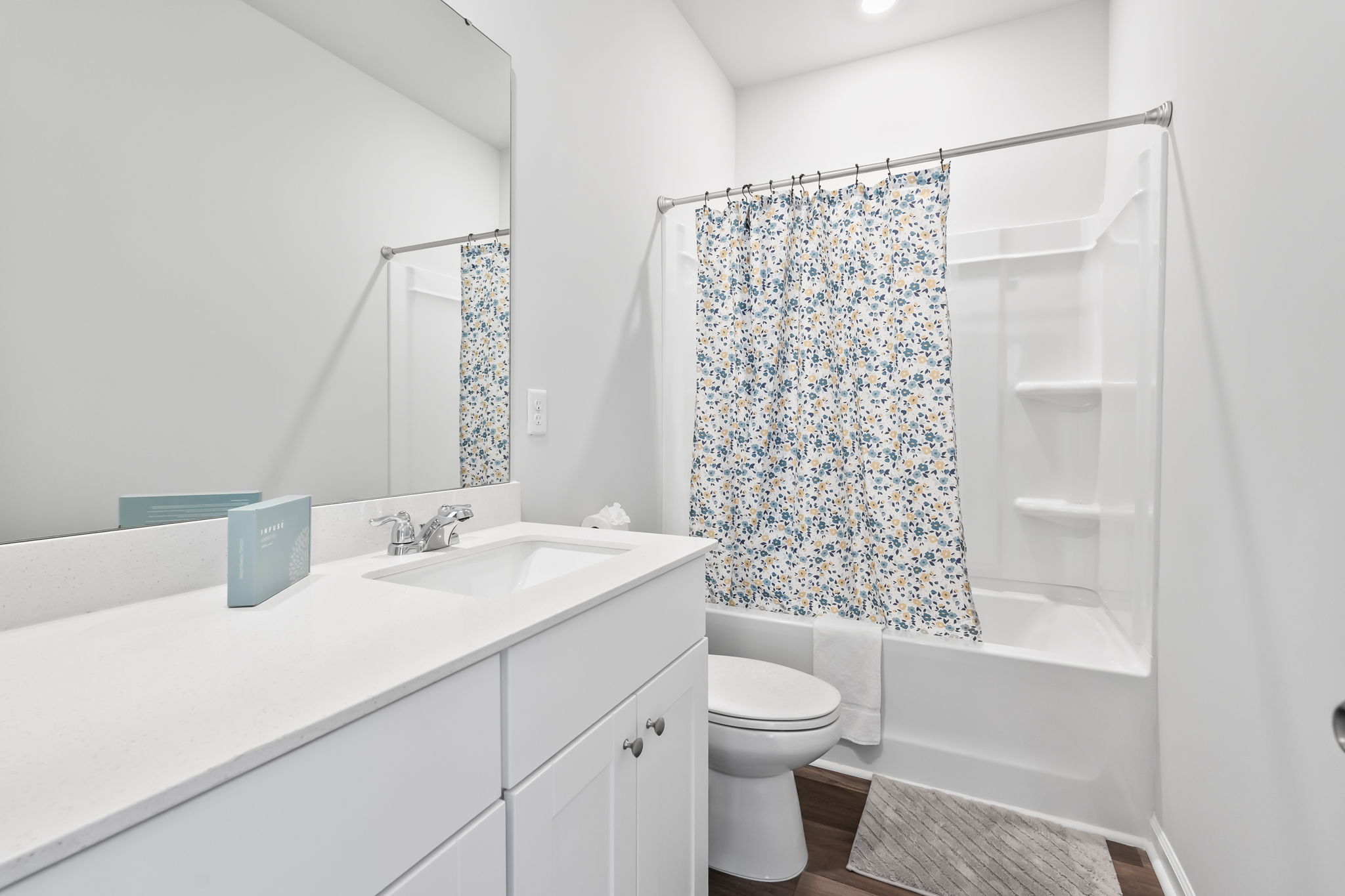 Upstairs full bathrom