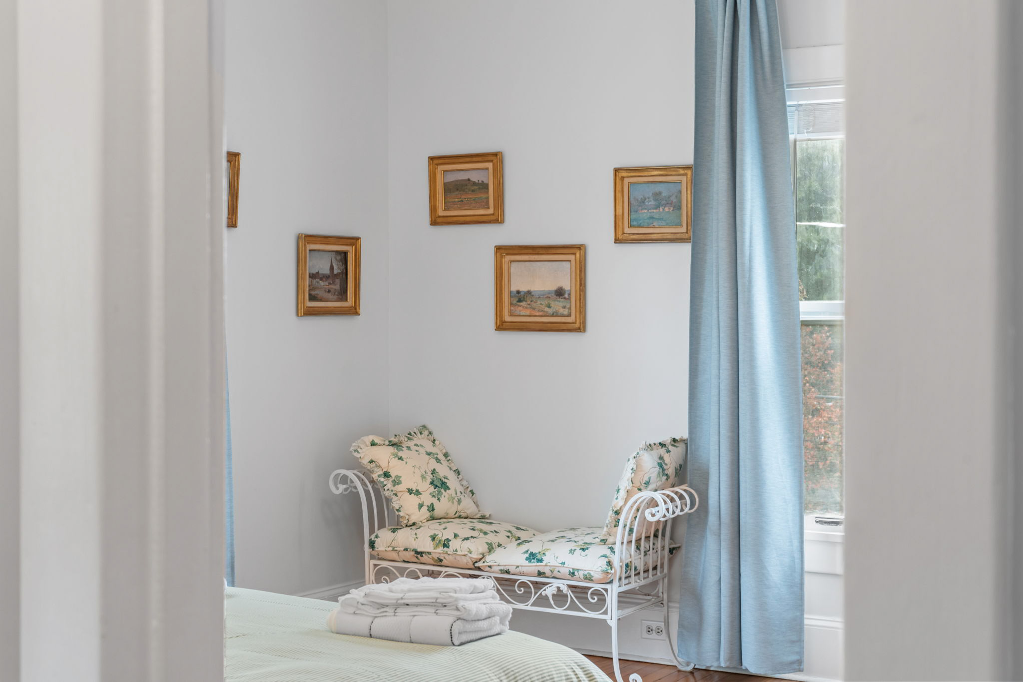 Queen bedroom