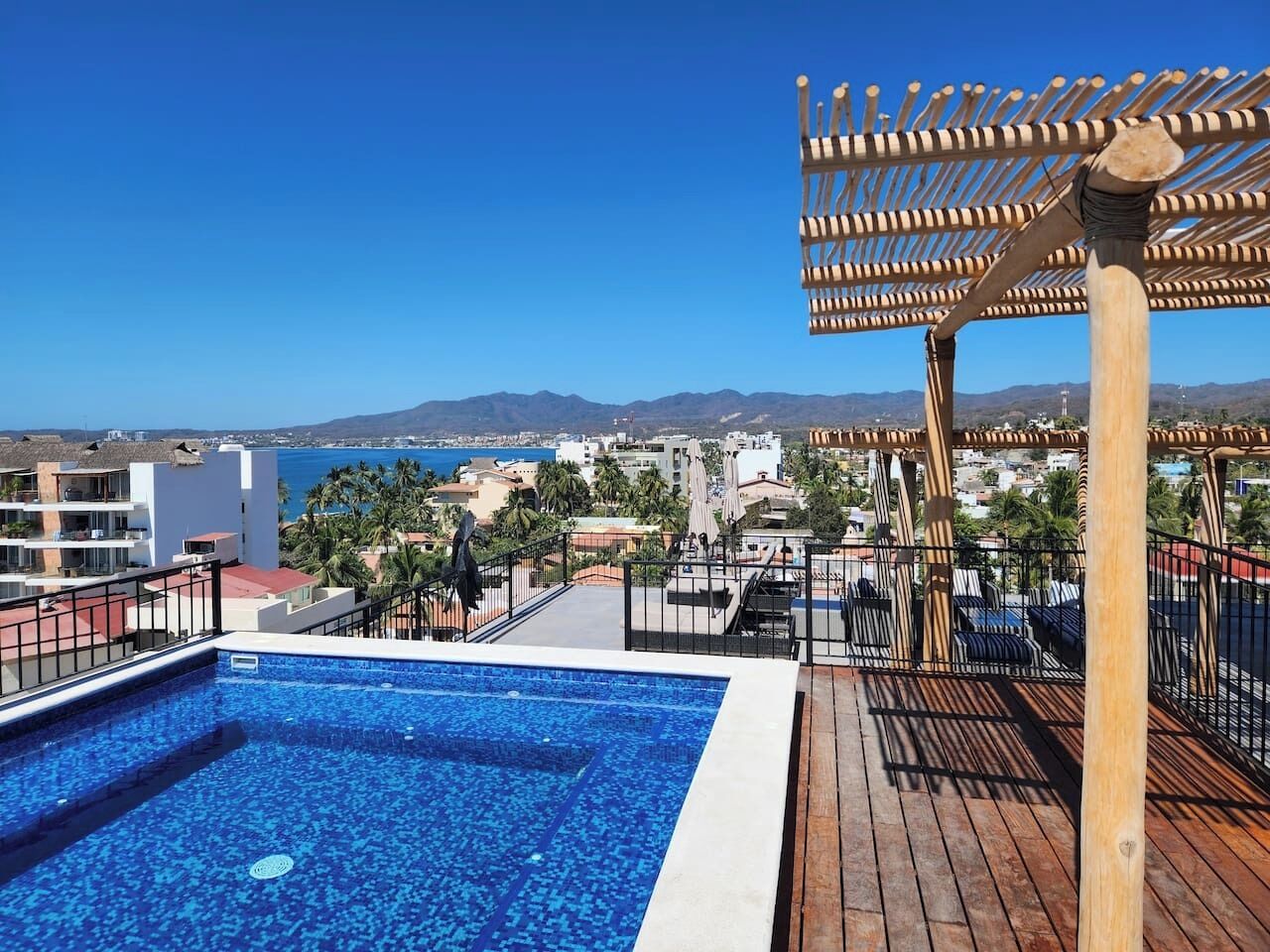 Roof Top Bar Hot Tub