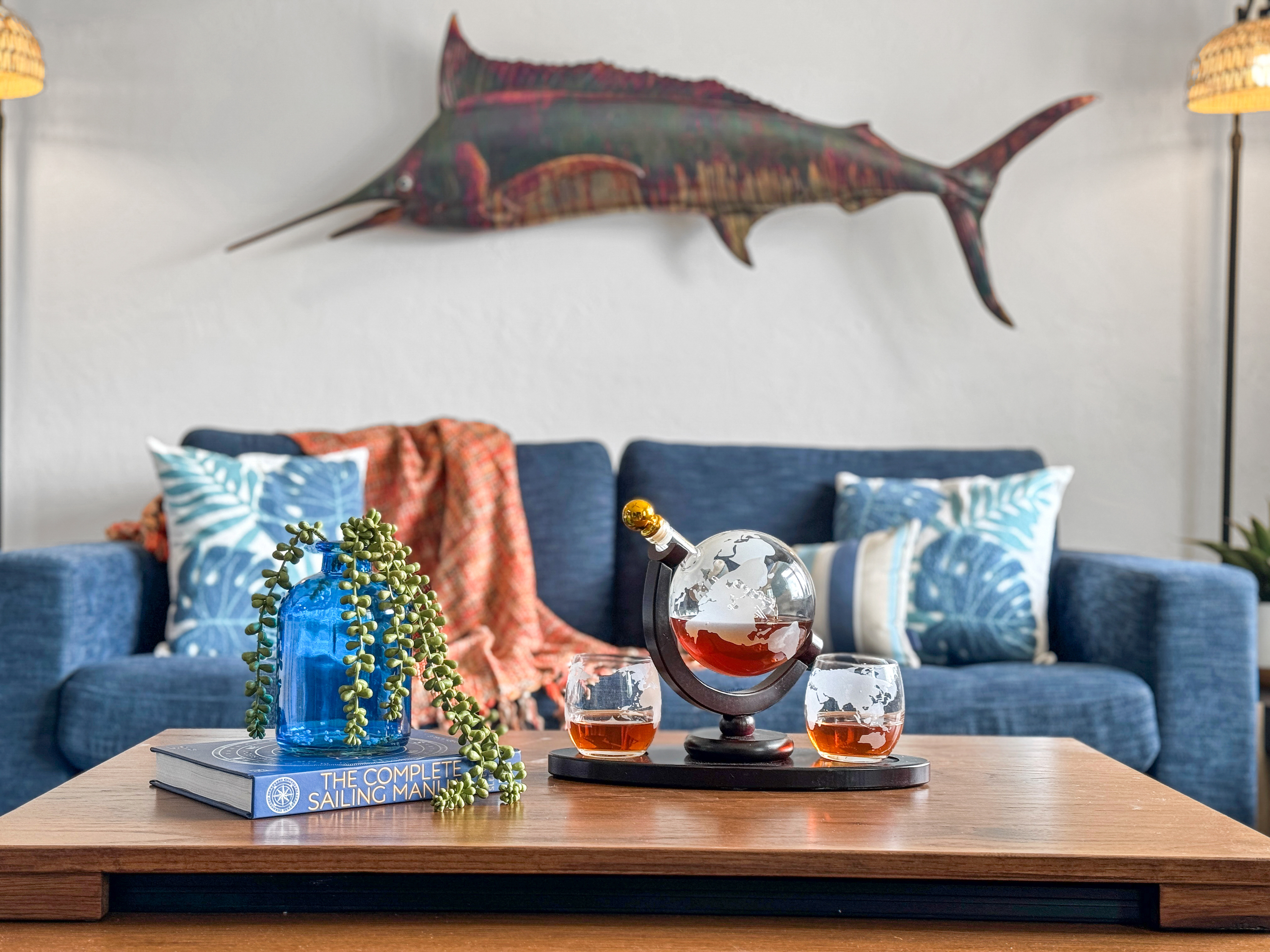 Maritime charm meets comfort in our lounge!