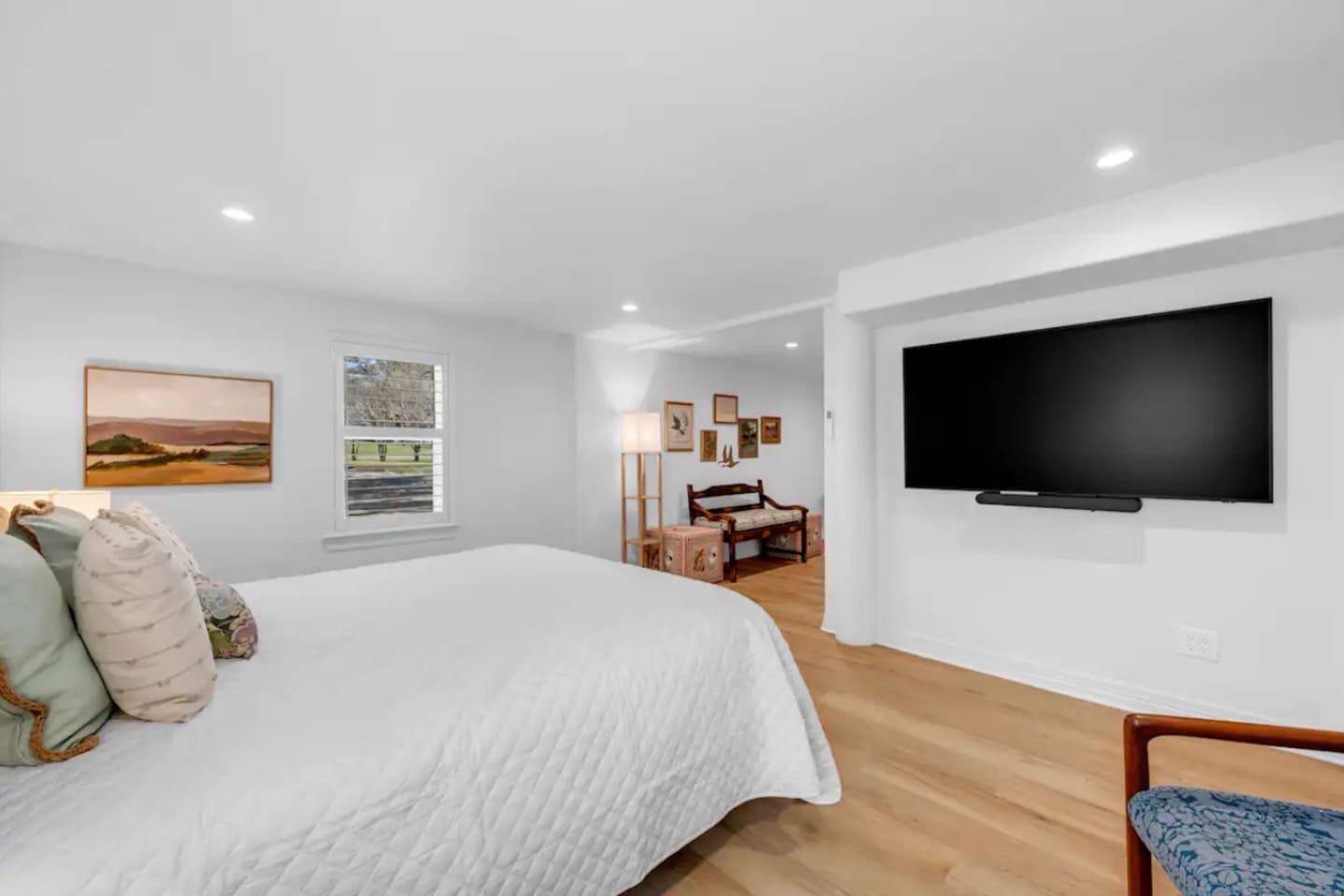 Downstairs primary king bdrm