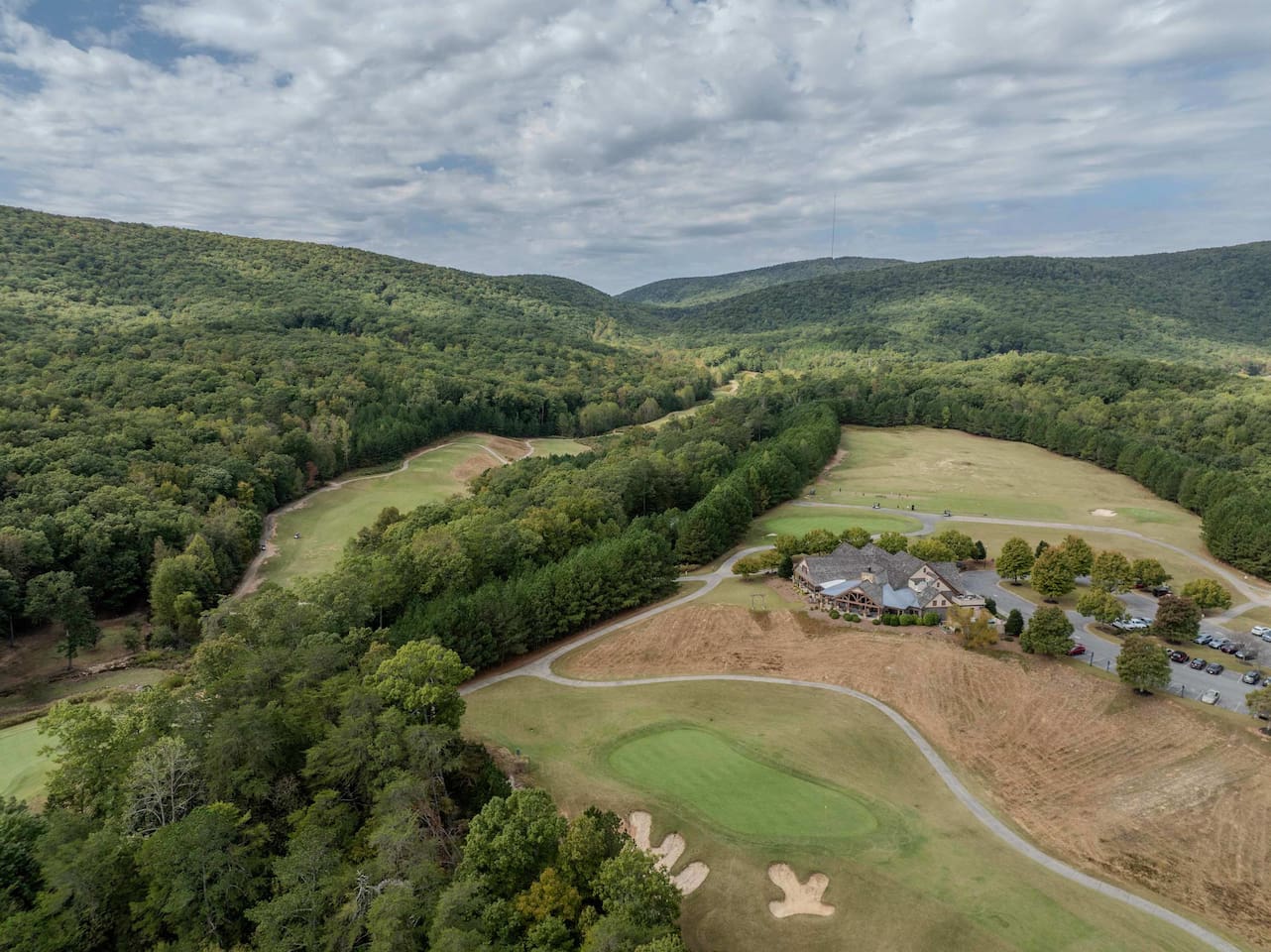 18-hole championship Highlands Golf Course | Open Daily