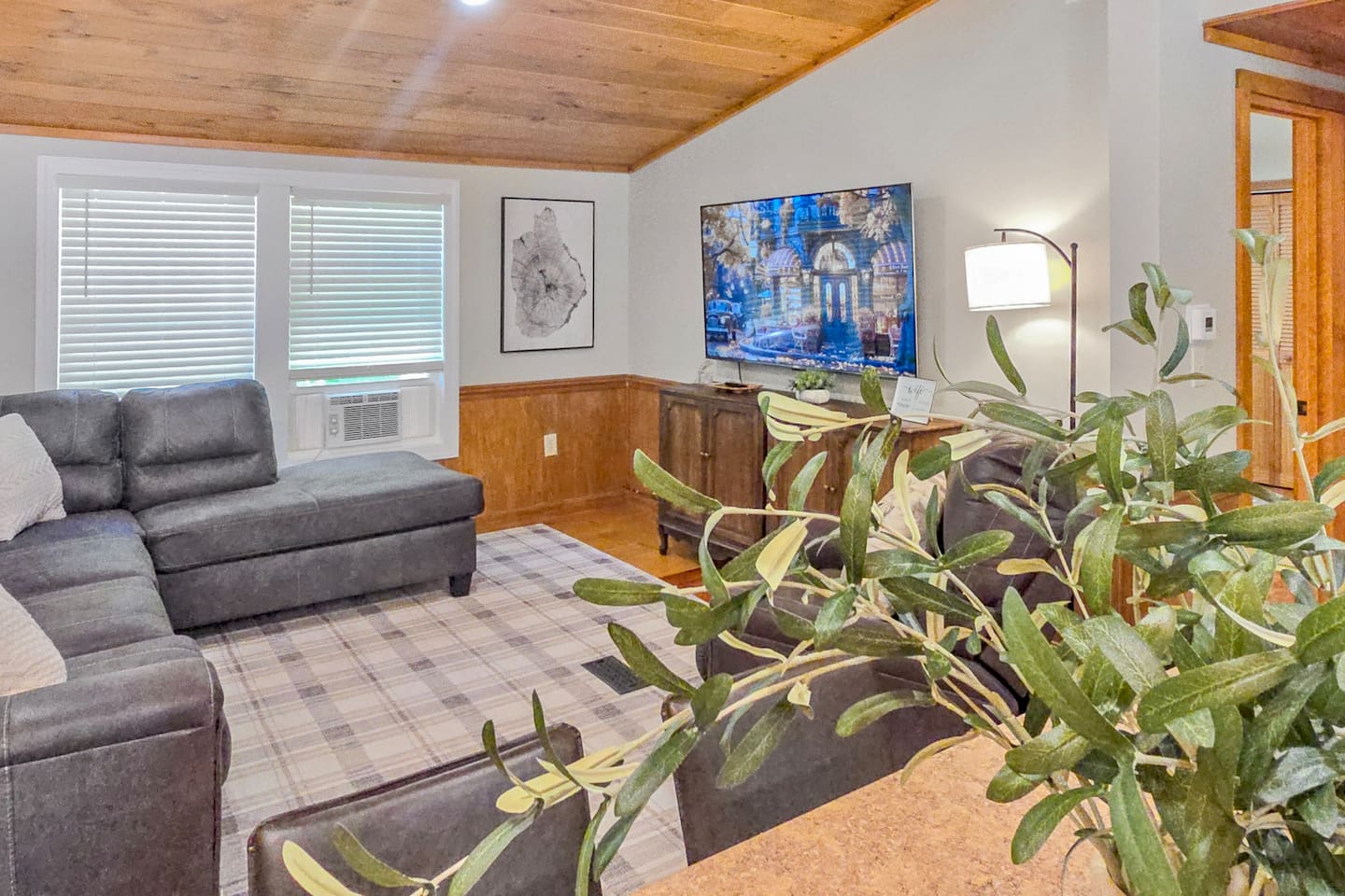 Cozy living space to enjoy a movie with family. 