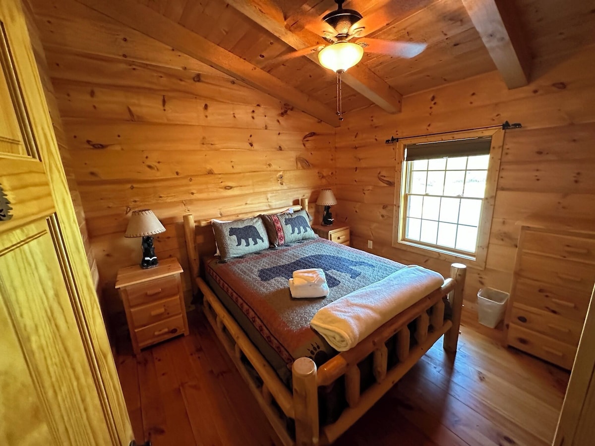 Bedroom # 3 on 2nd floor (Queen bed)