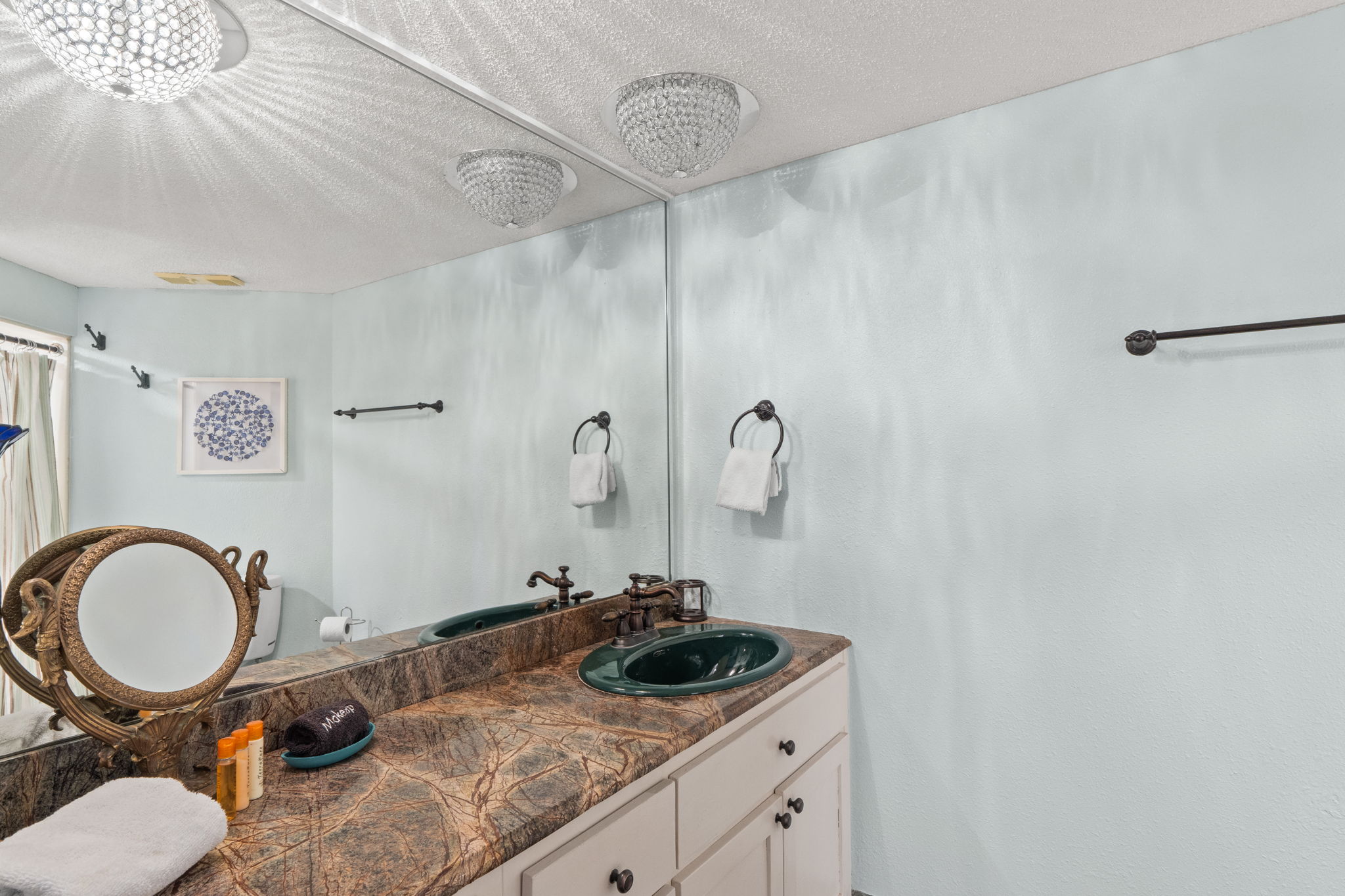 En suite bath in Master bedroom 