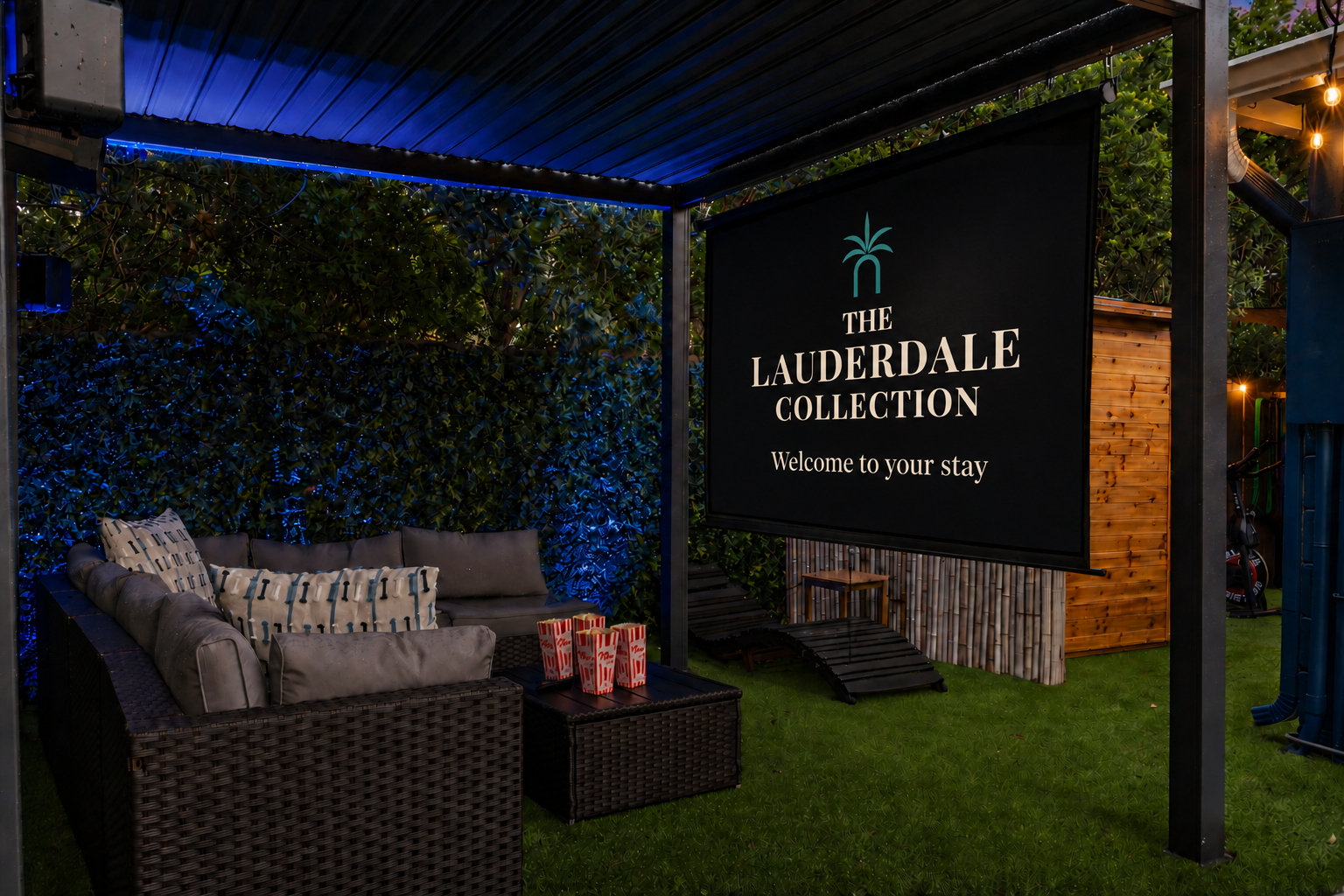 🎬🌙Cozy up for movie night under the stars — the ultimate backyard vibe.