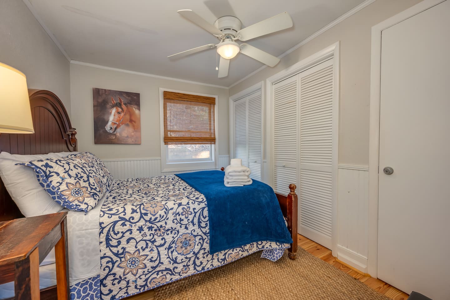 3rd bedroom with queen bed
Main level of cabin