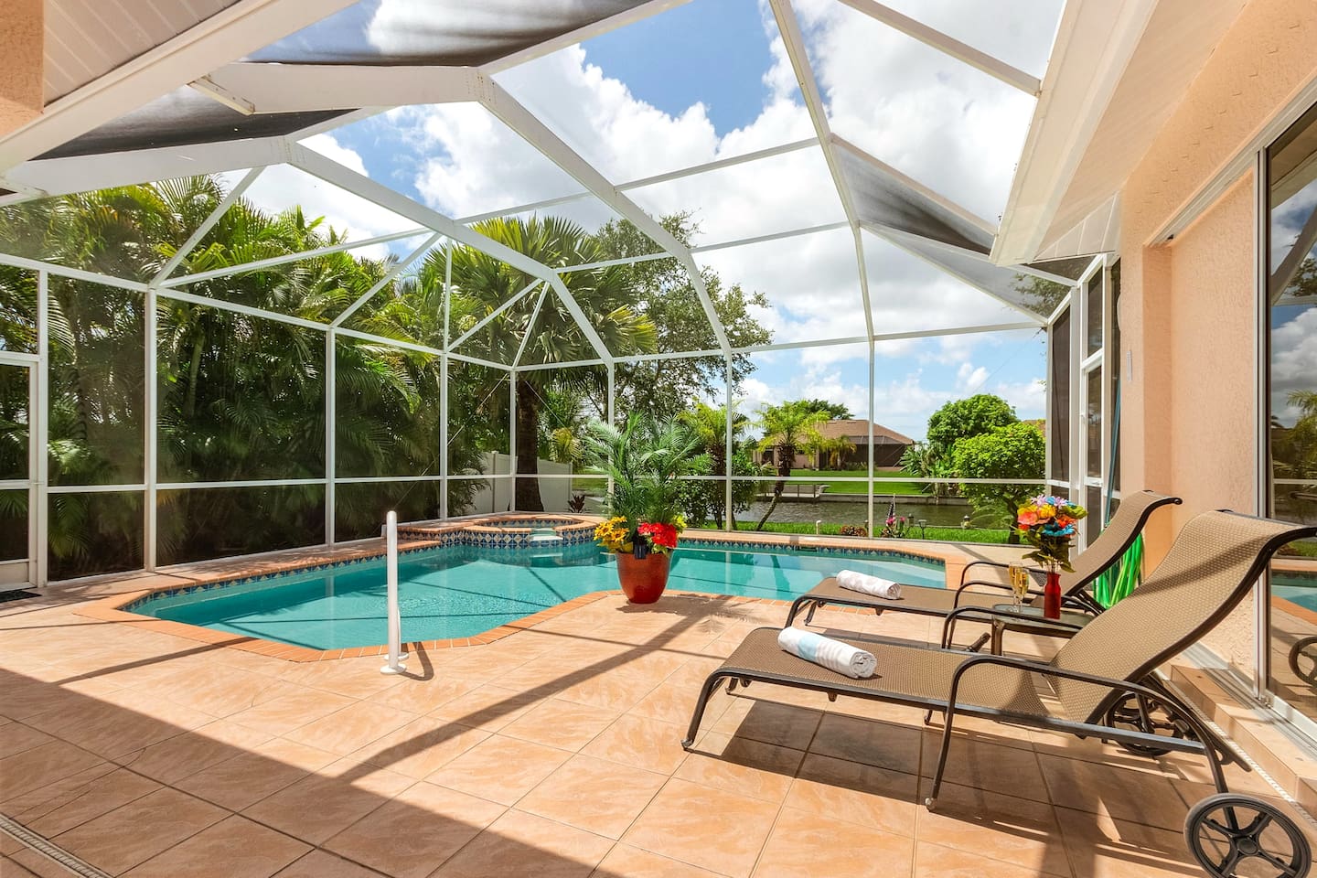 Villa Rosa - Heated Pool and Spa with spectacular Water View's 