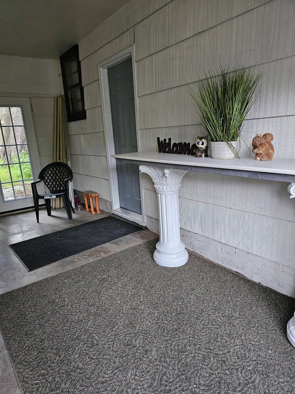 Breezeway with sitting area