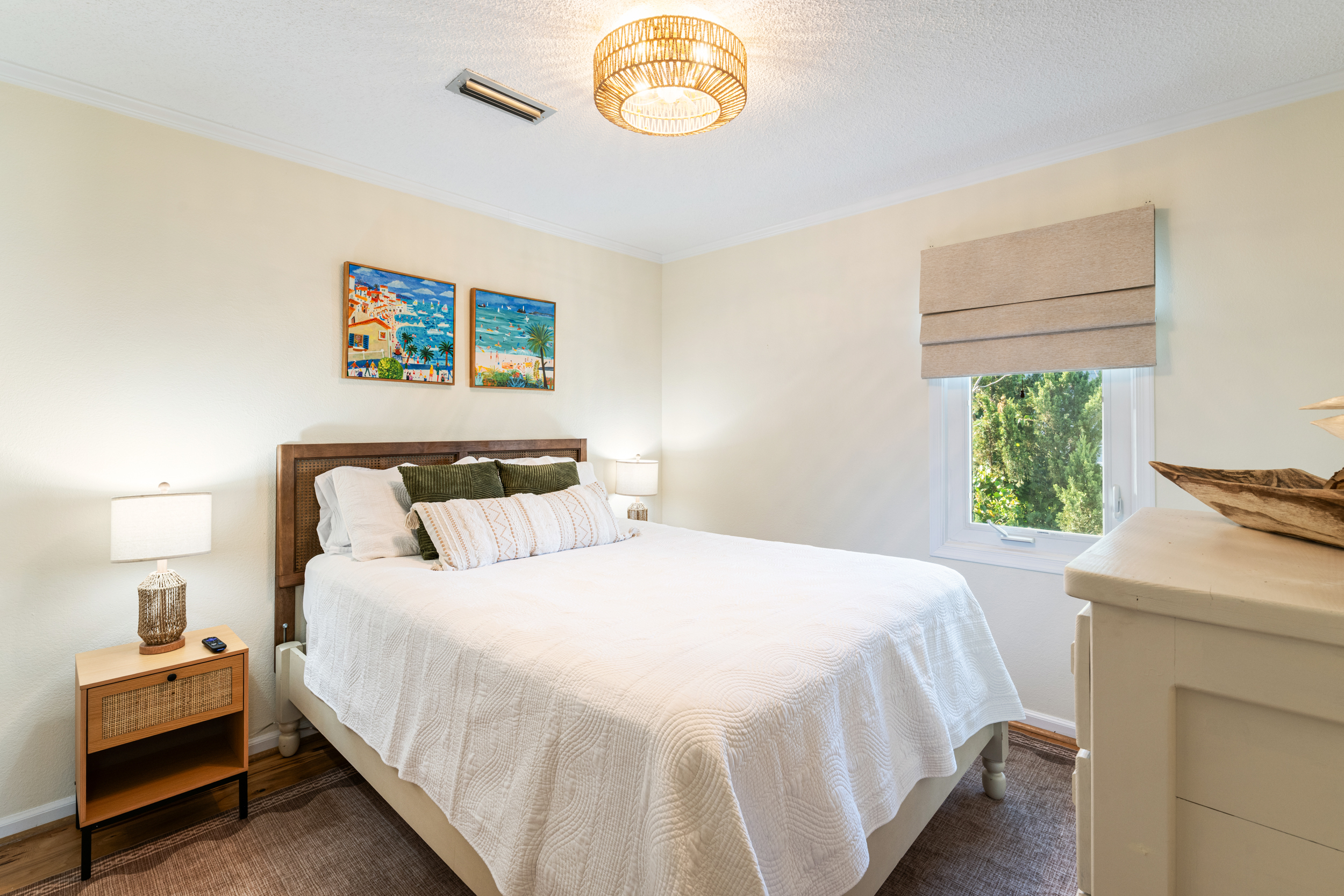 Palm Breeze - Queen Bed