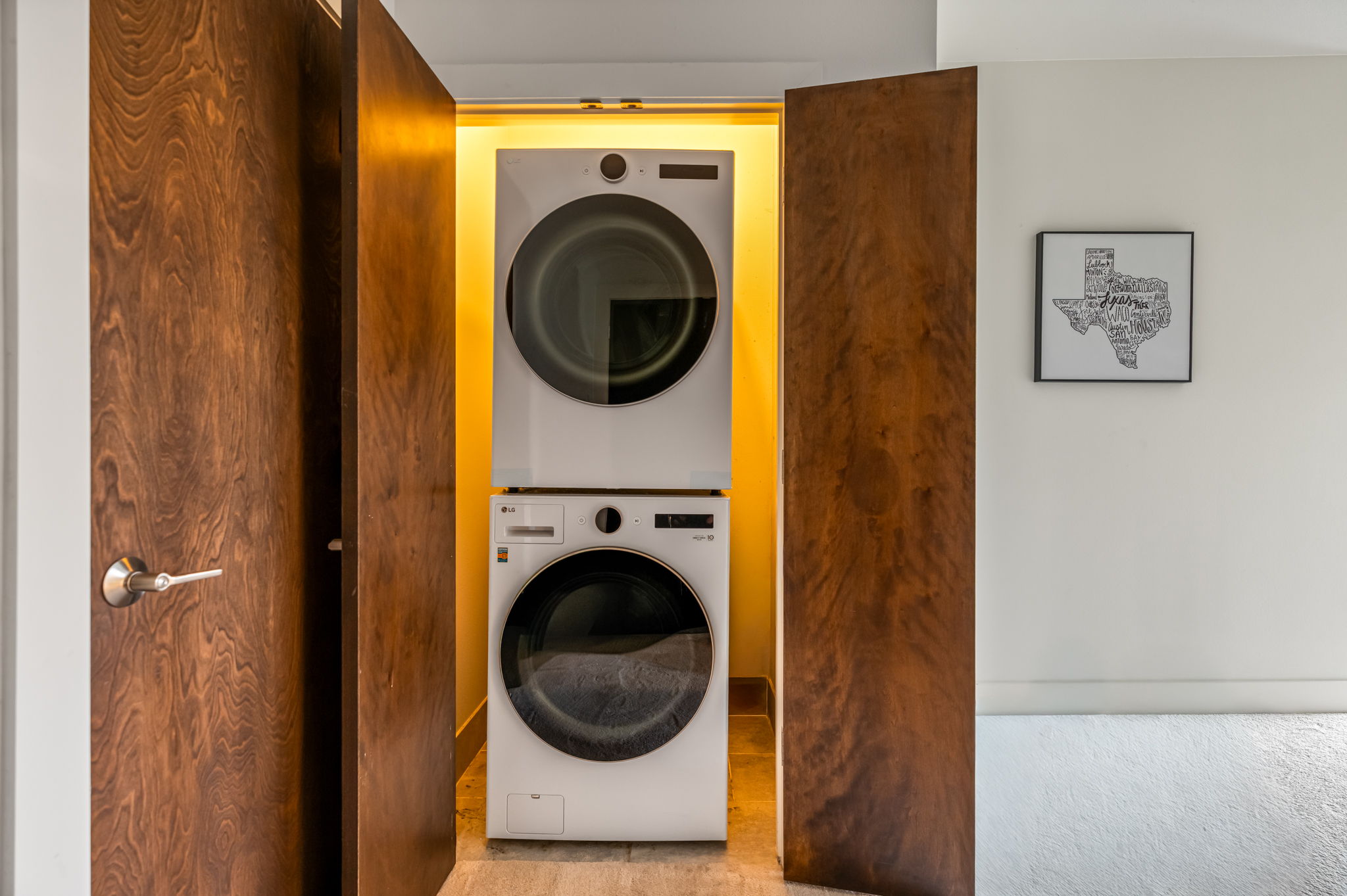 In-home washer and dryer, ideal for longer stays