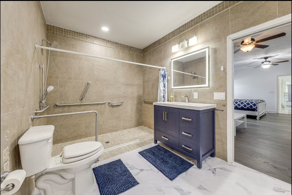 Full Bathroom - En-suite | 1st Floor