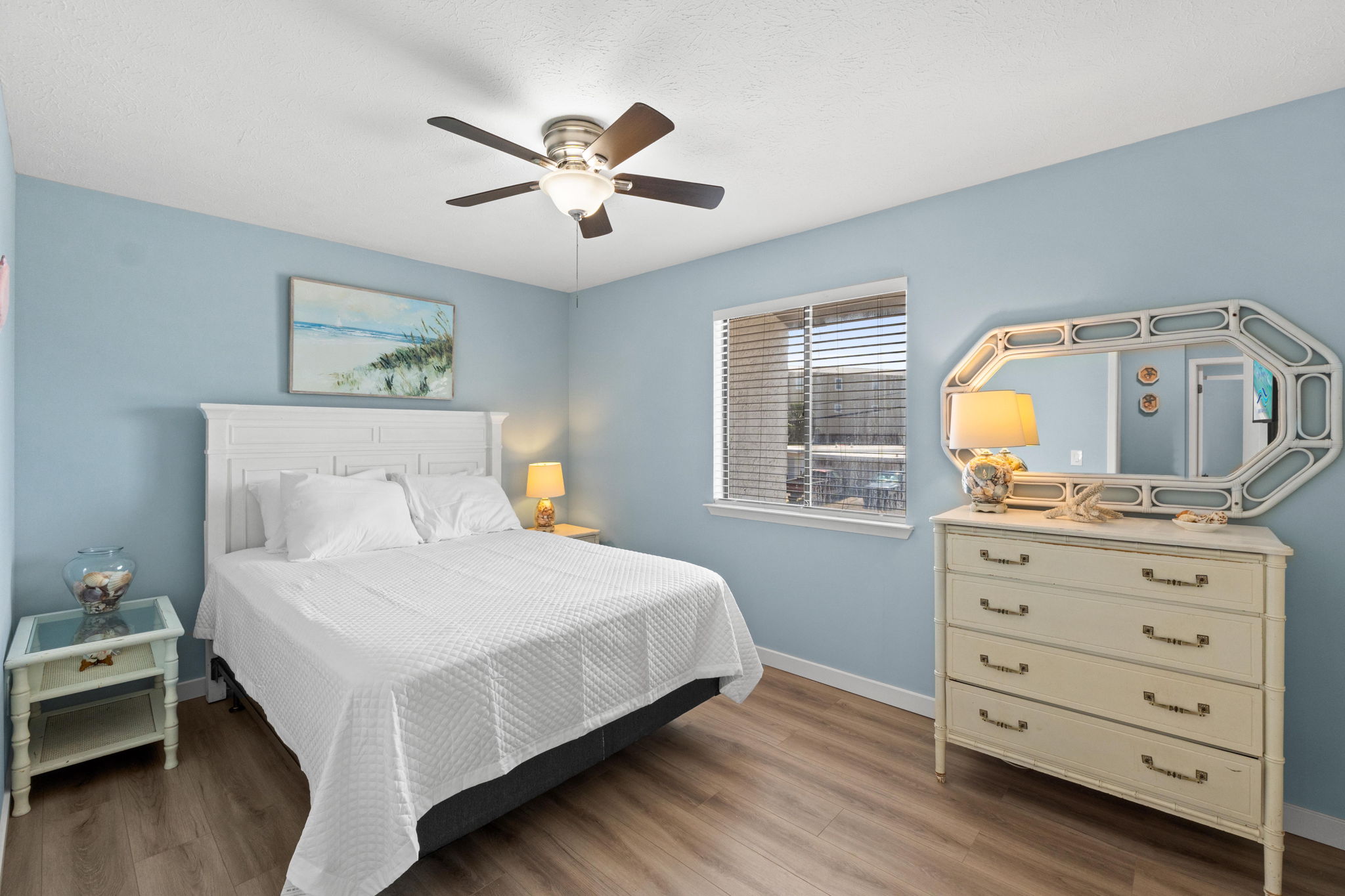 Bedroom 2 with Queen  Bed 
