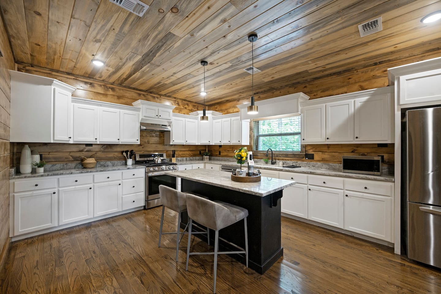 Fully stocked kitchen with everything you need to cook, dine, and enjoy family meals together.