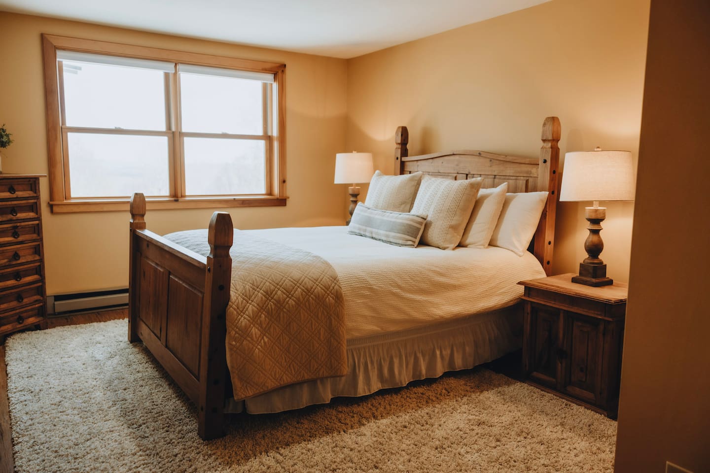 queen bedroom on the lower level