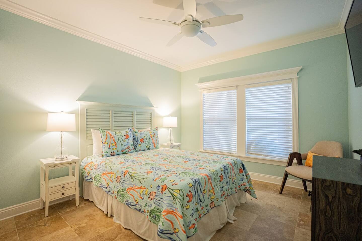 1st Floor Queen Bedroom with full bathroom right outside the door.