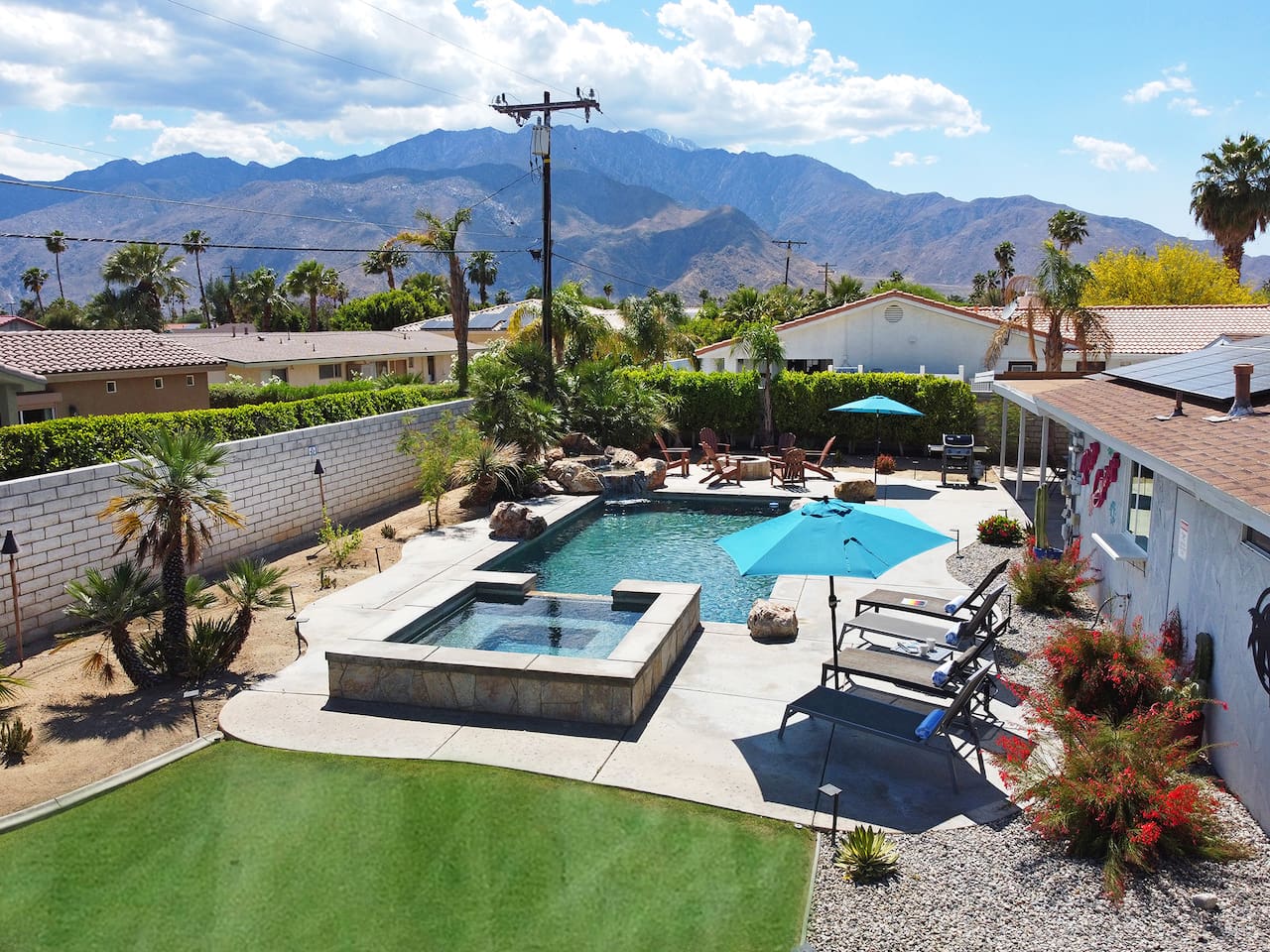 Expansive backyard with mountain views!