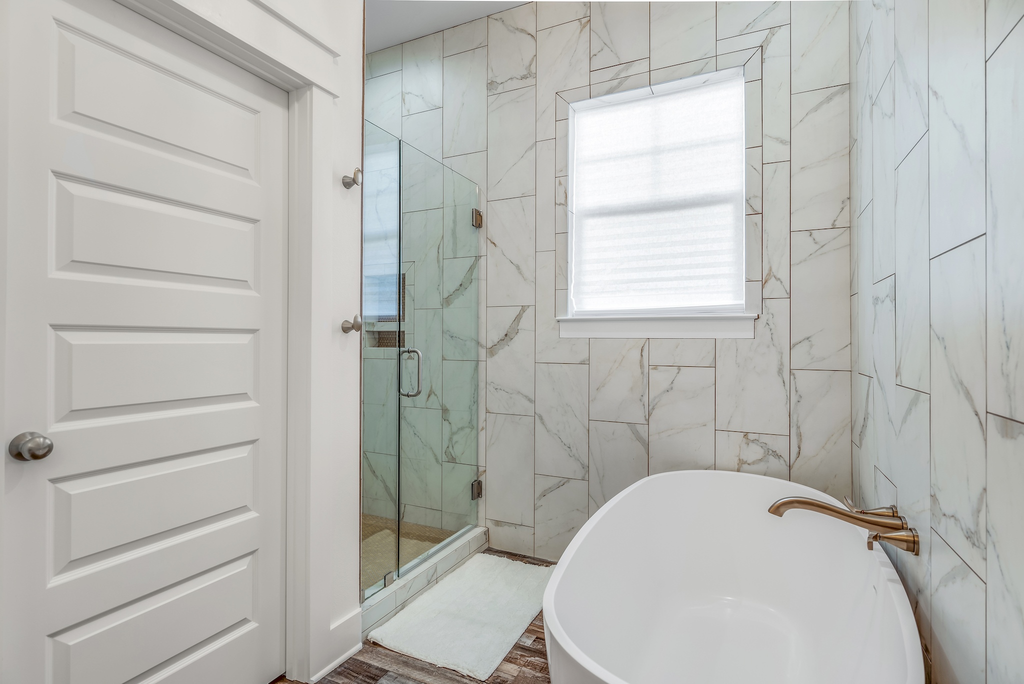 King Suite #2: Private Bath (first floor)