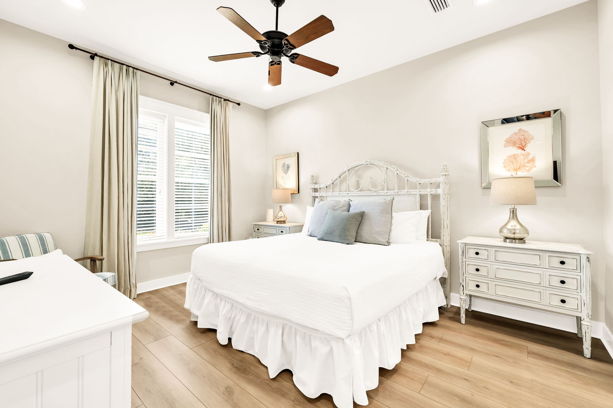 1st Floor Master Bedroom (King)