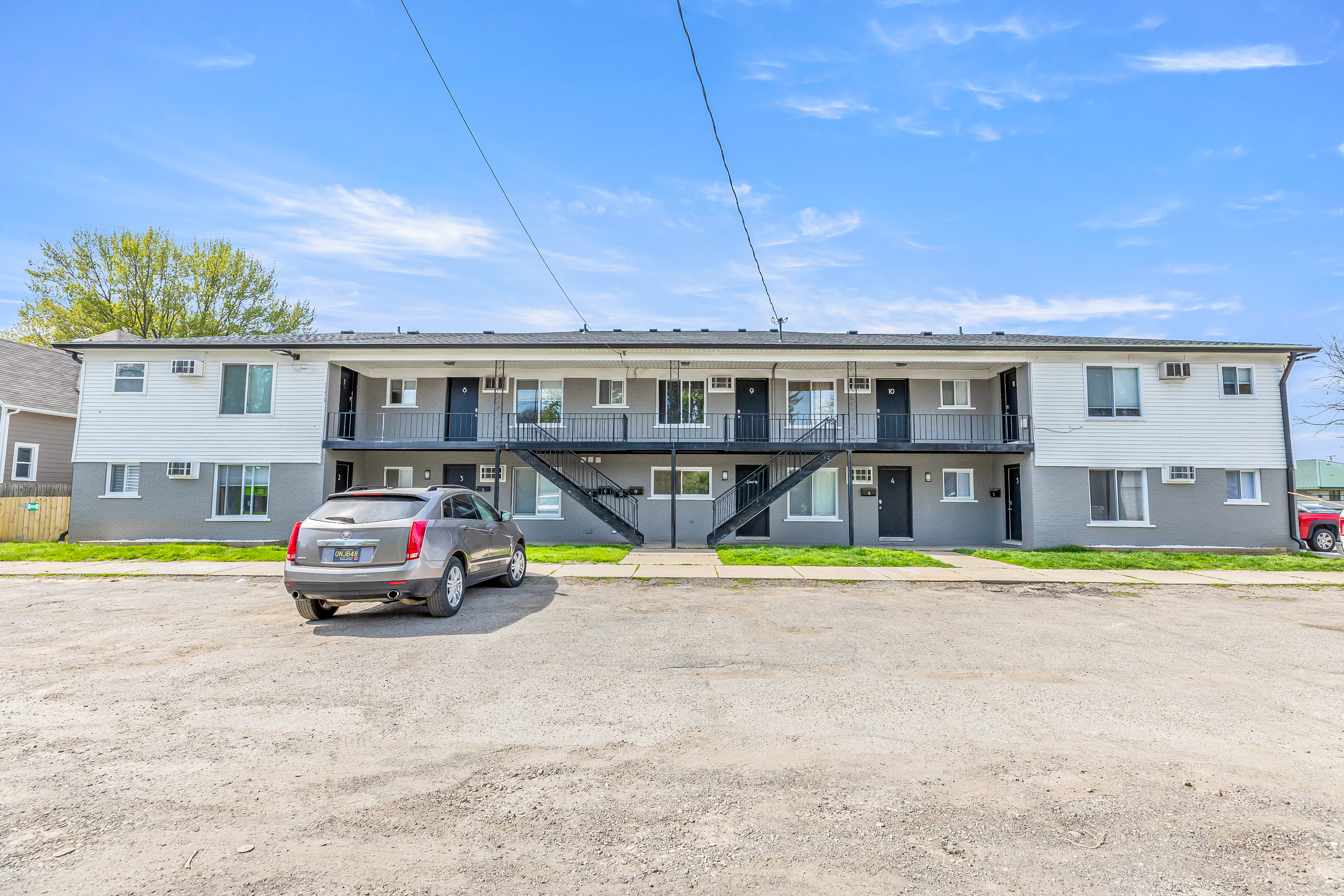 Ample on-site parking and easy access—your comfortable stay starts here!