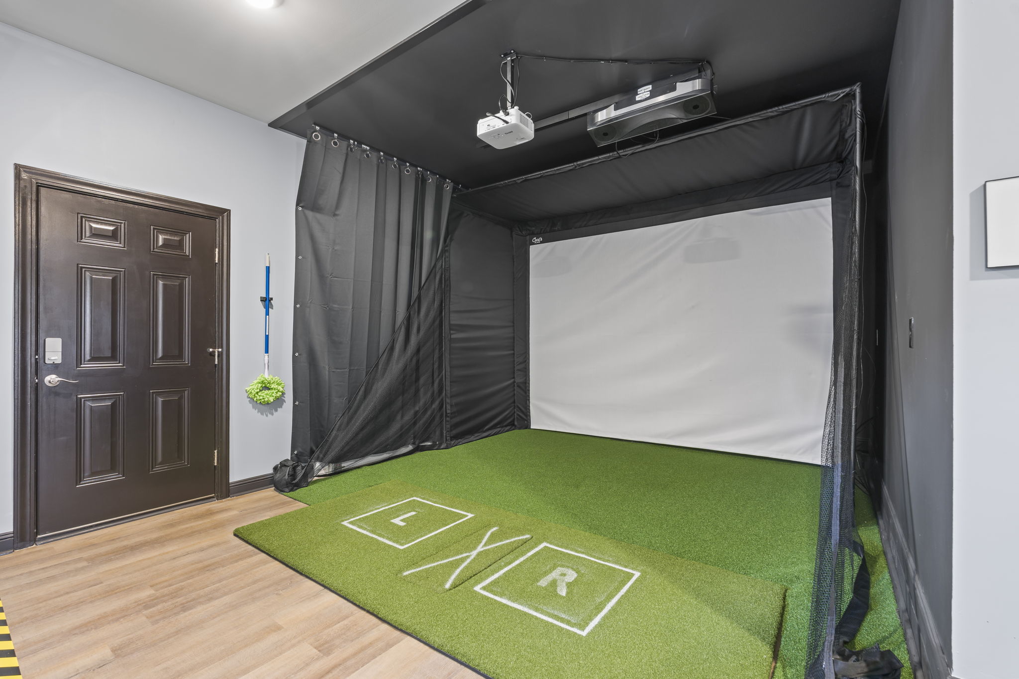 Golf Simulator ProTee VX launch monitor with the GSPRO subscription with their library of 800+ courses