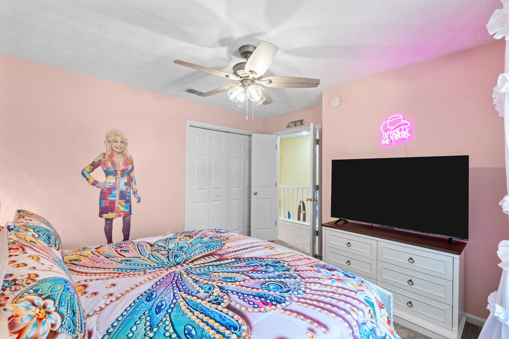 Dolly Room-Upstairs King Bedroom