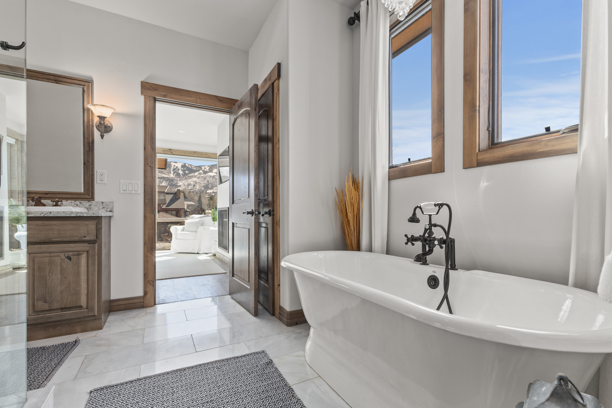 Ensuite Bathroom 1 - Bathtub