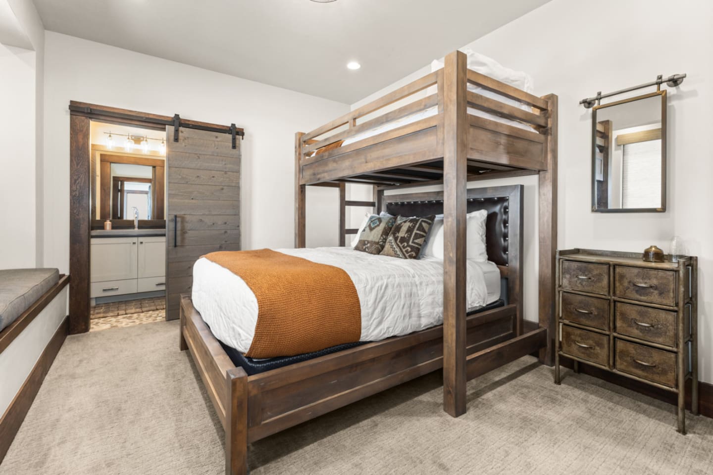 Lower Level Ensuite Bedroom 3 - Twin over Queen