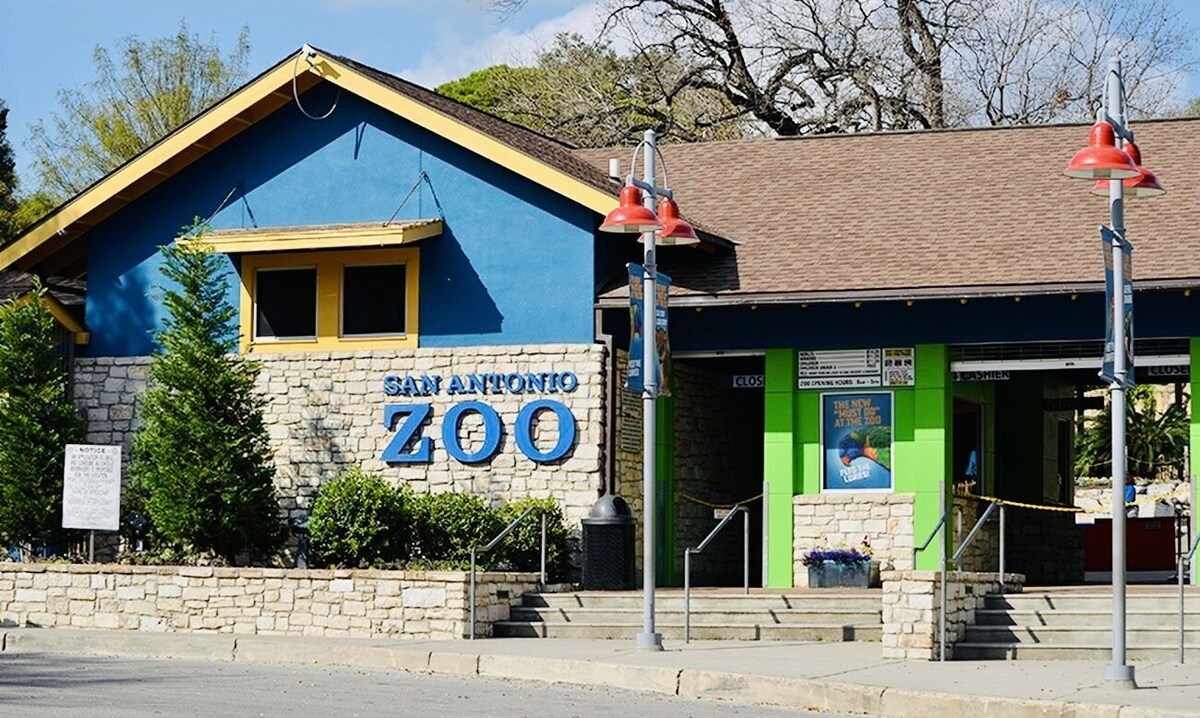 We are right across from the San Antonio Zoo!