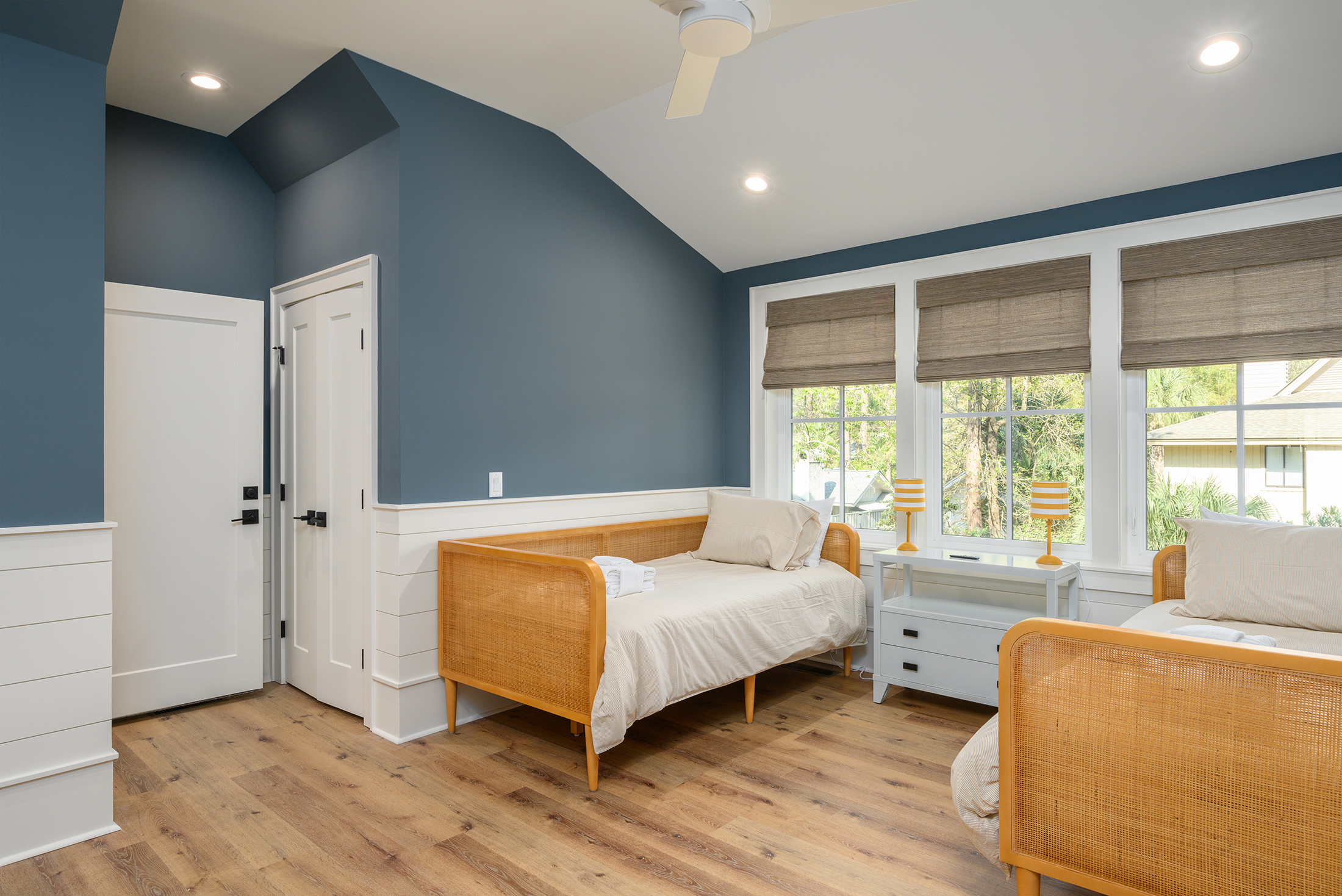 Ensuite area over garage features 2 twin beds