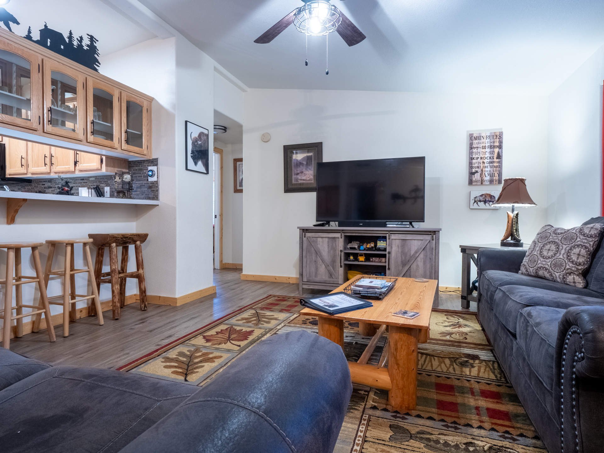 Living area with pull out 
Queen