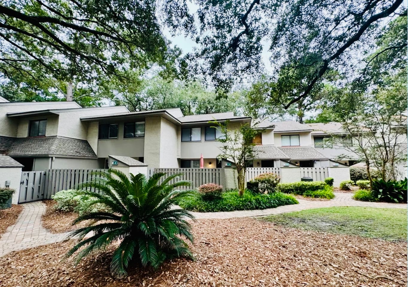 Stones Throw villas among the oaks