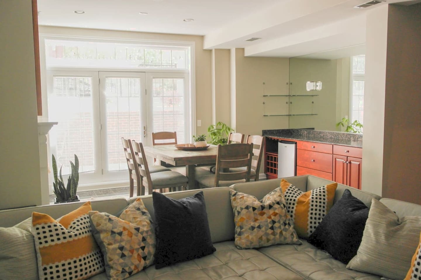 Large living room with seating. for your whole group to relax together