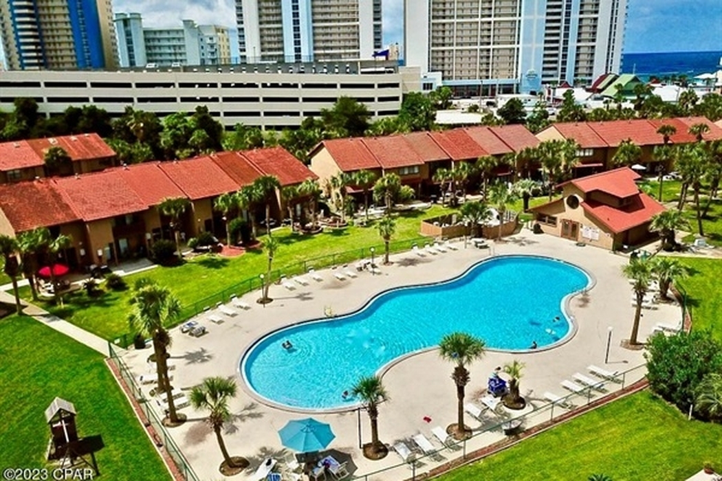 Grande Island Pool