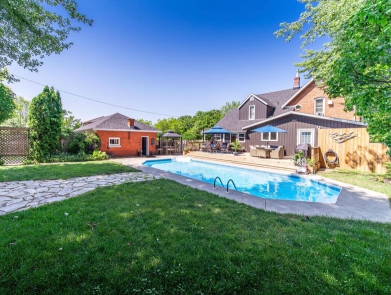 Spacious Relaxing Backyard With Pool