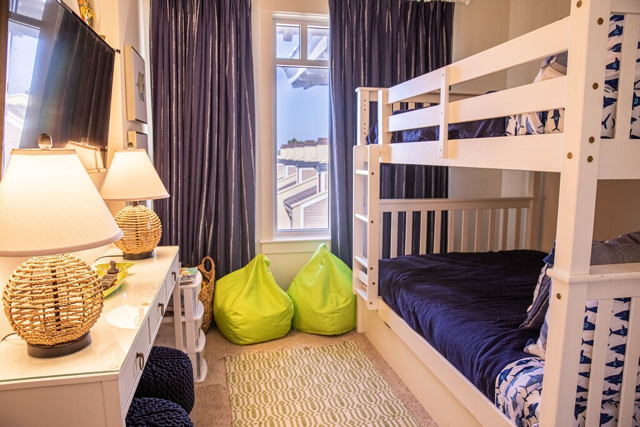 Guest Room 2: Full Over Full