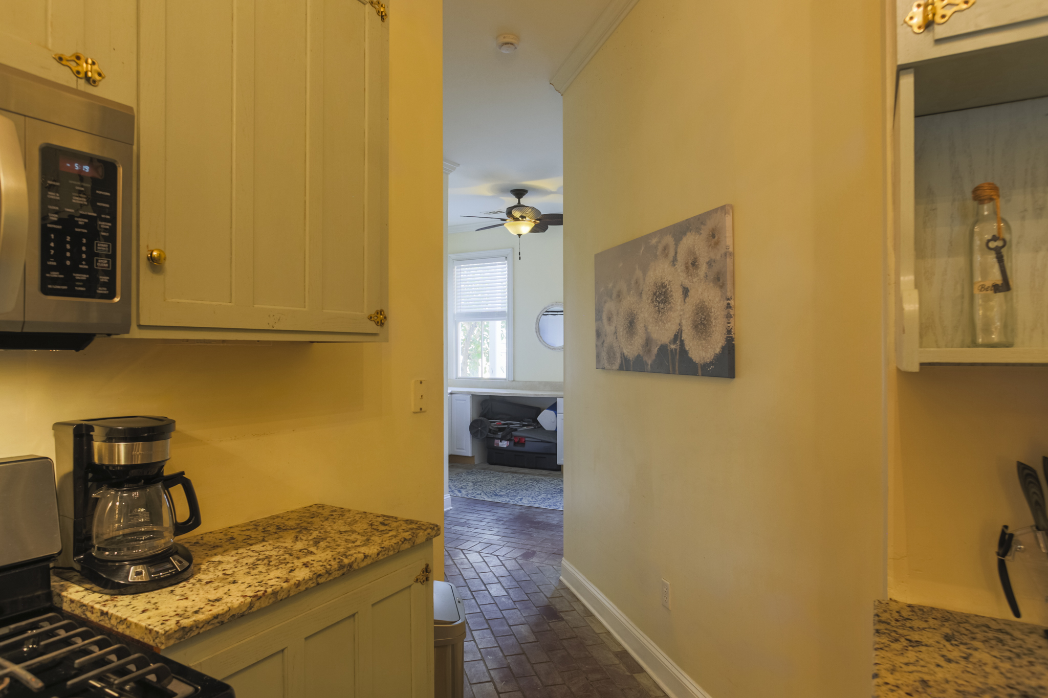 Start your mornings right with a fresh pot of coffee before heading out to explore Savannah.