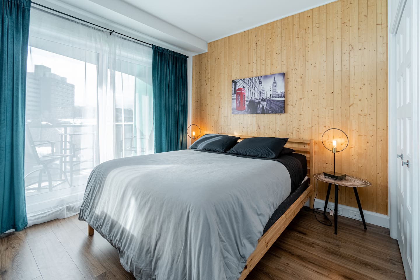 Confortable grand lit pour vous accueillir !