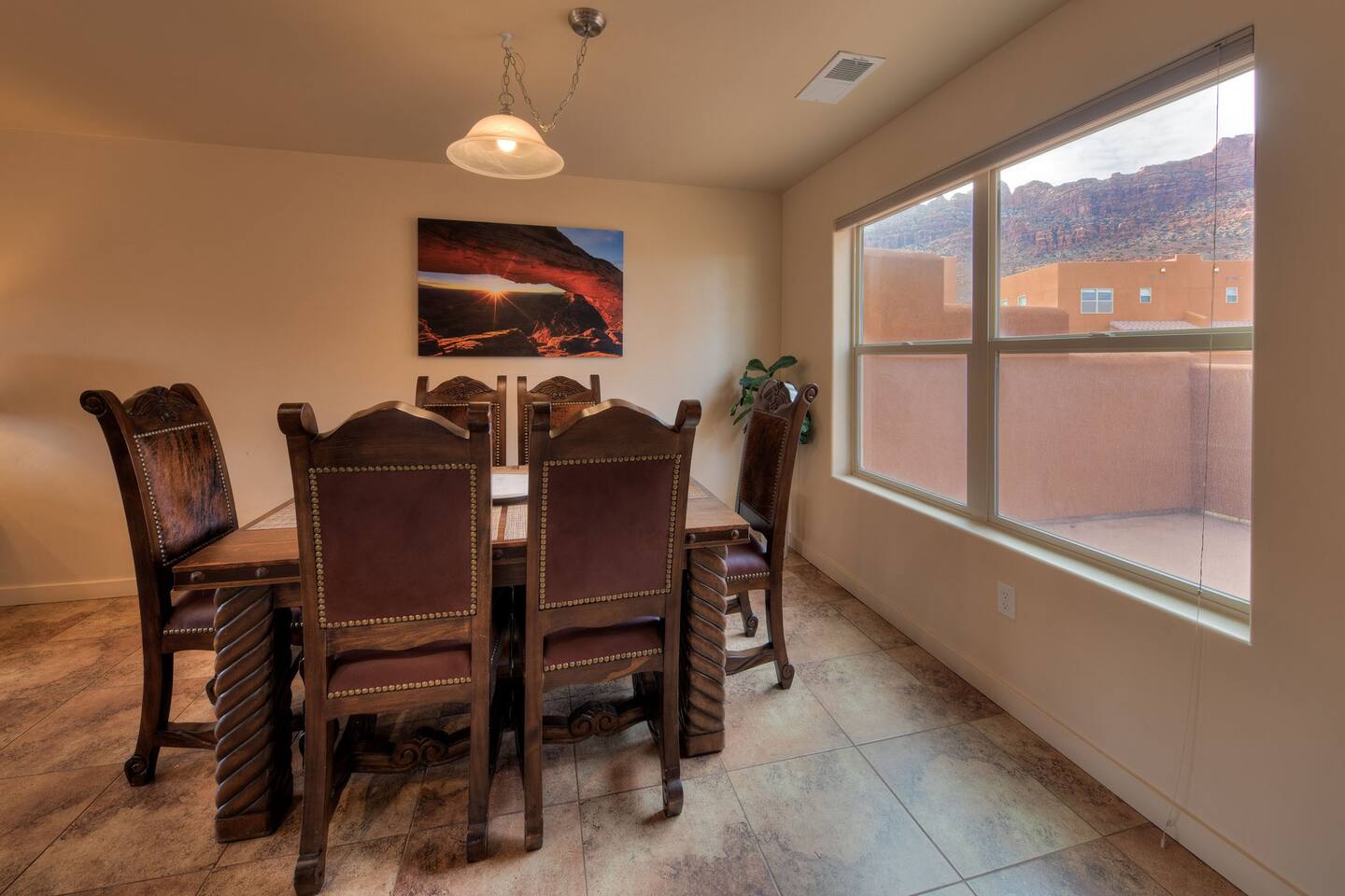 Dining table for 6 and gorgeous Moab photography