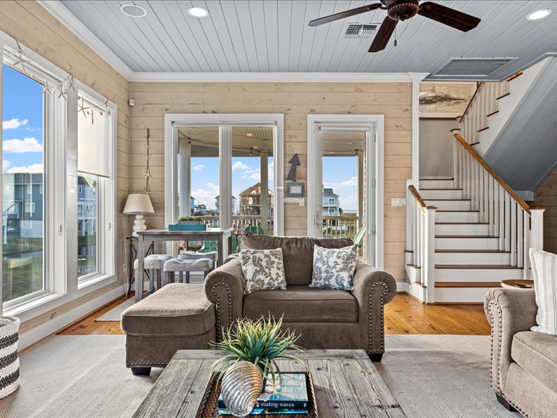 11557bb3262840d58afdad82e8f34c9b | Beachhouse | Texas | TX | Vacation Homes | Galveston | Crystal Beach | Kokomo | Breezy Days | Beachfront Elegance | Sunrise Serenity | Southern Sands Property Management, LLC