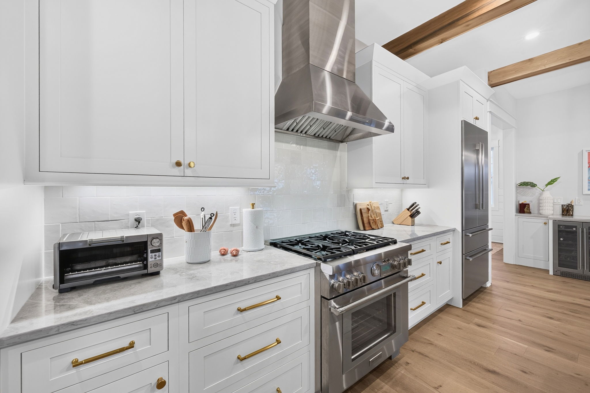 Kitchen | Tahanan Palms | 3 38th Ave | IOP Escapes