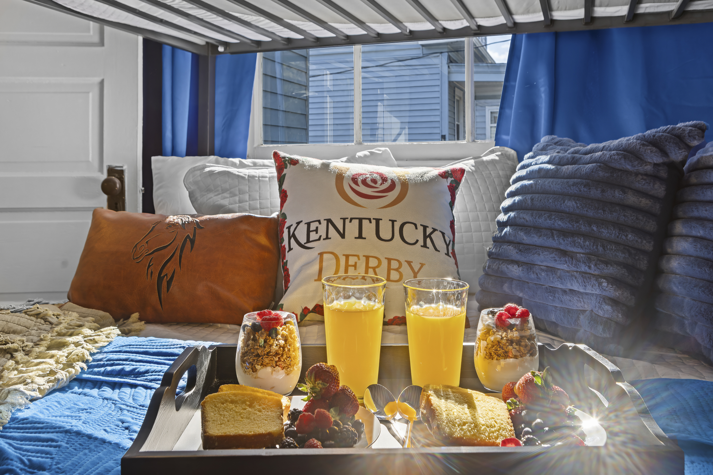 Cornbread muffins, fresh berries, and OJ in the Kentucky Derby Room. Even the bunk sleepers wake up right.