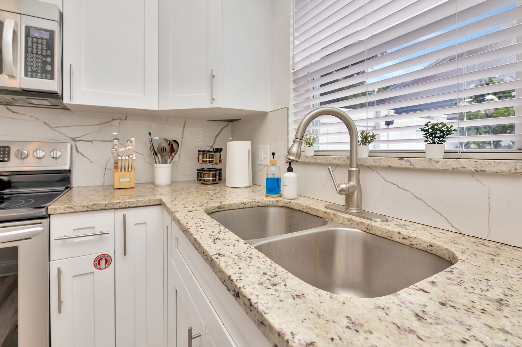 Fully Stocked Kitchen