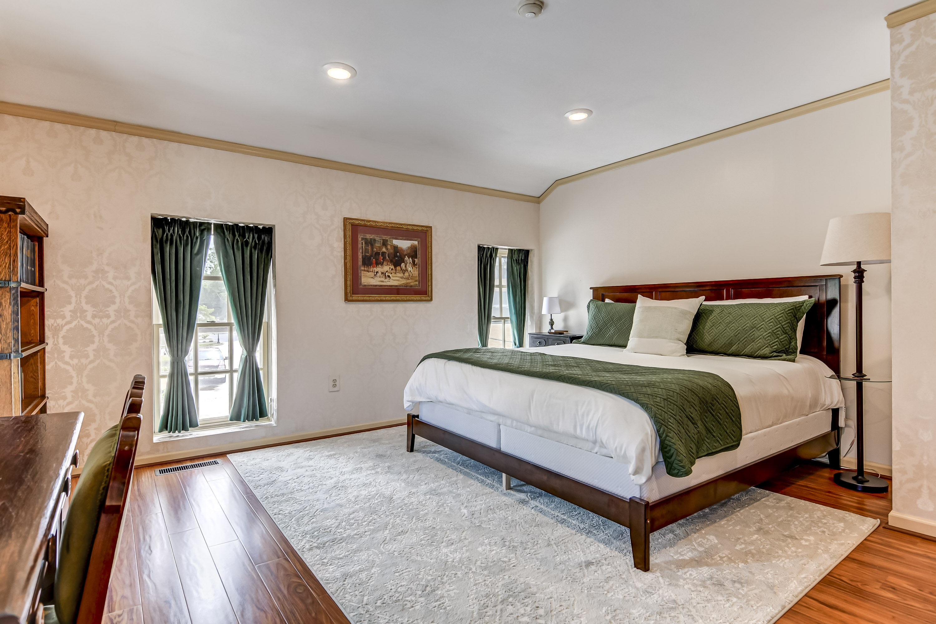 The Bressmer Carriage House - Bedroom 1
