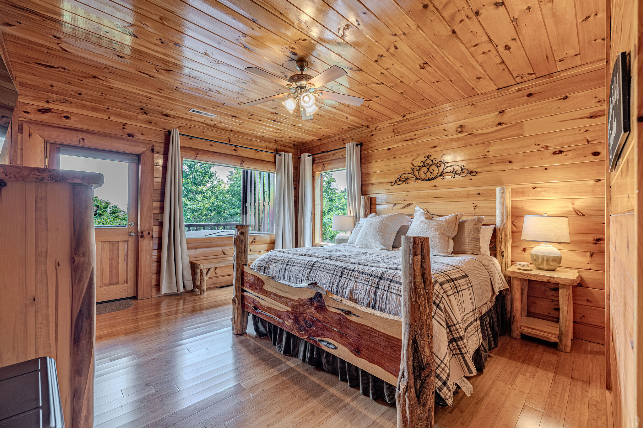 Tucked away on the lower level, the king suites stay cool and quiet for the ultimate sleep comfort.  The ceiling fan provides an extra cooling boost, perfect for those who like it extra cool.