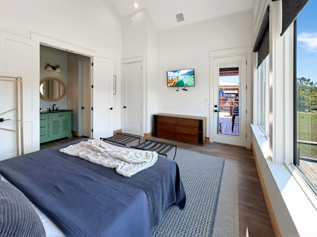 Bedroom 1, King Bed, En-Suite